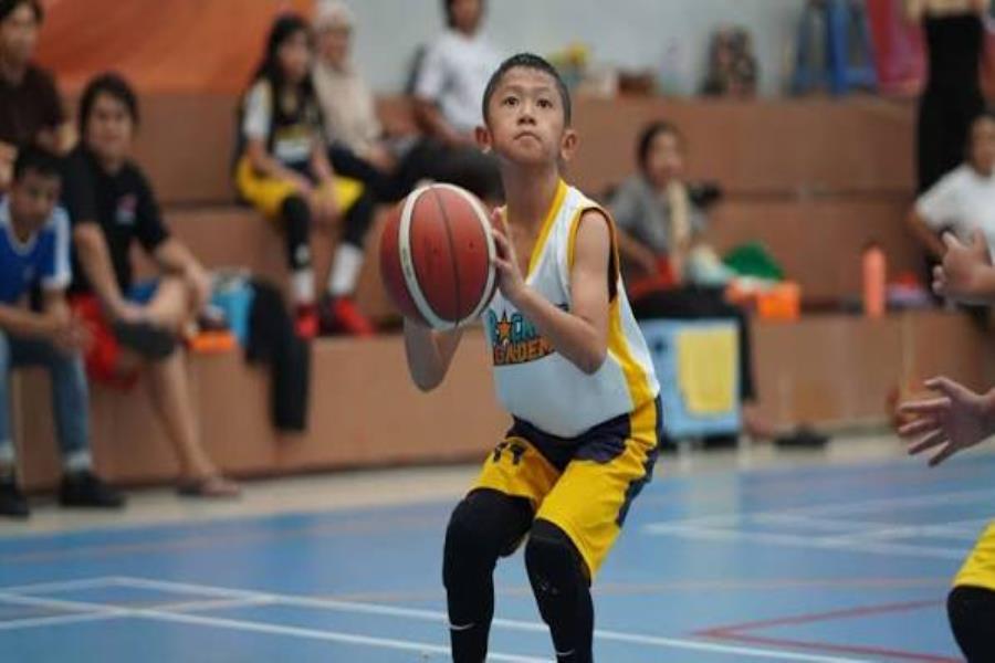 How to Shoot a Basketball Step by Step